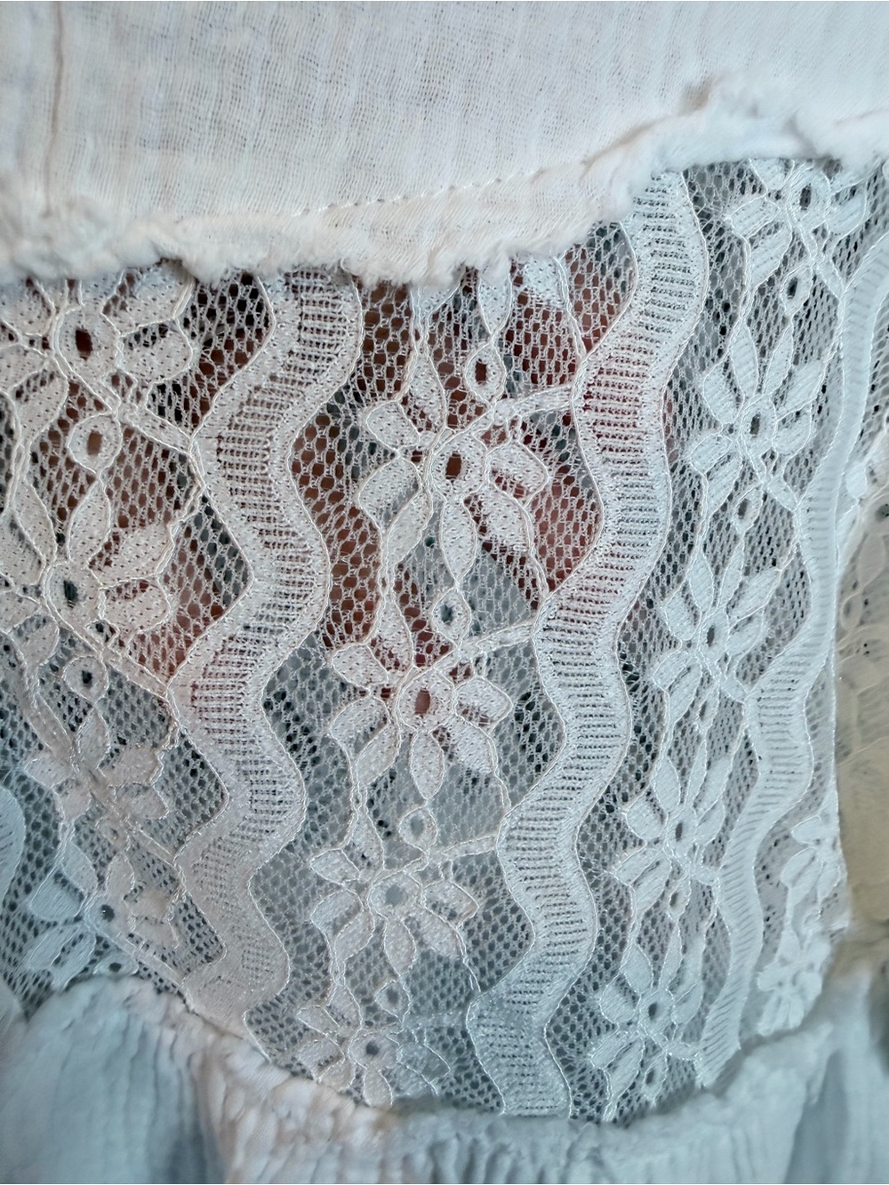 POL Walk In The Clouds White Lace Panel Boho Blouse - Picture 8 of 10